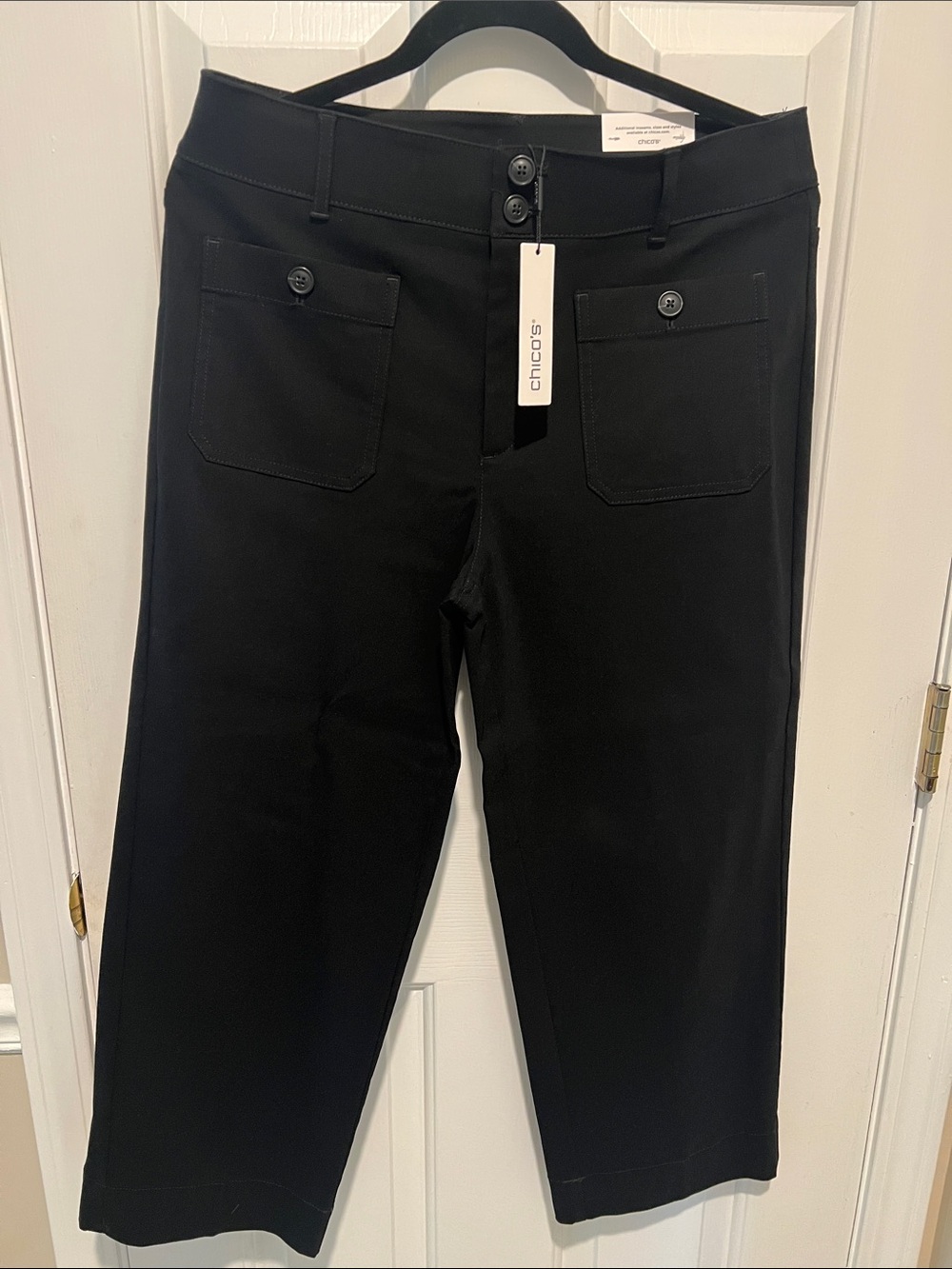 Chico's Black Straight Leg Capri Pants